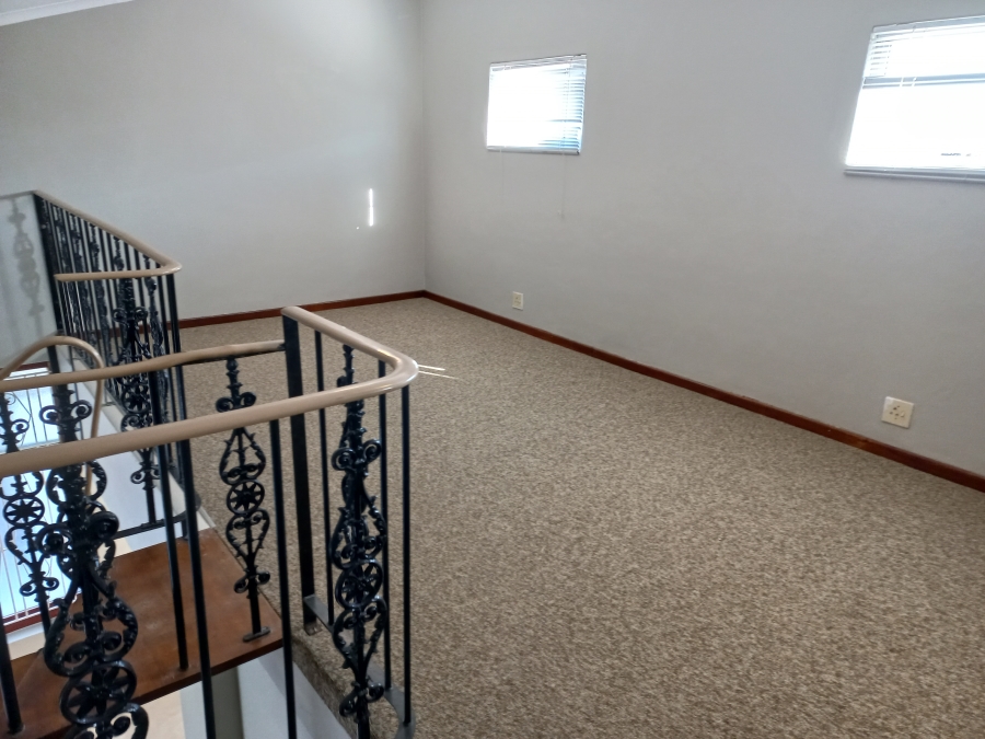 To Let 3 Bedroom Property for Rent in Gatesville Western Cape
